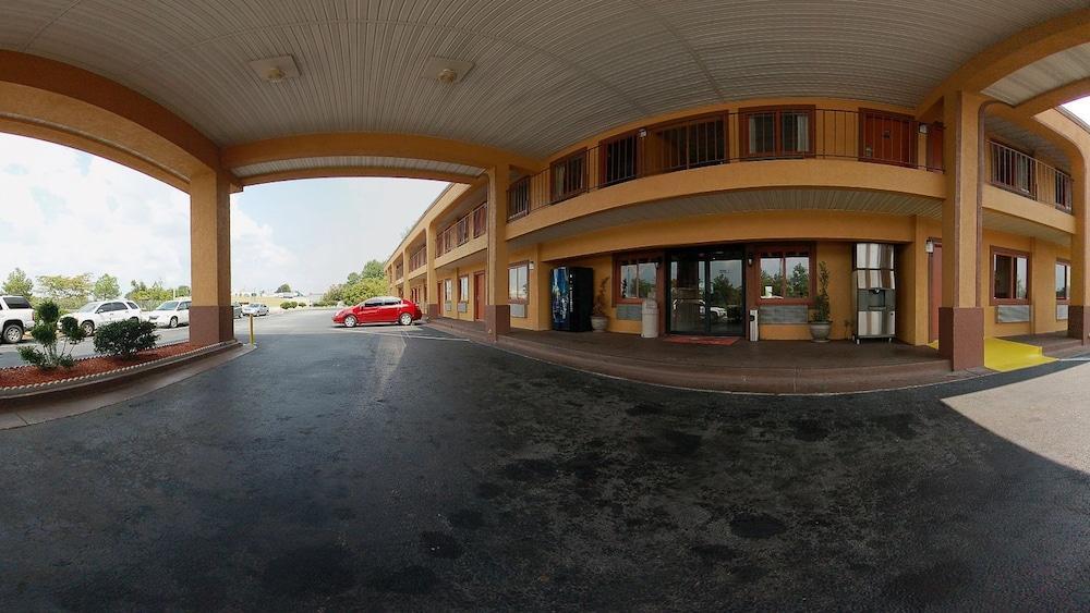 Econo Lodge Atlanta Airport East Forest Park Exterior photo